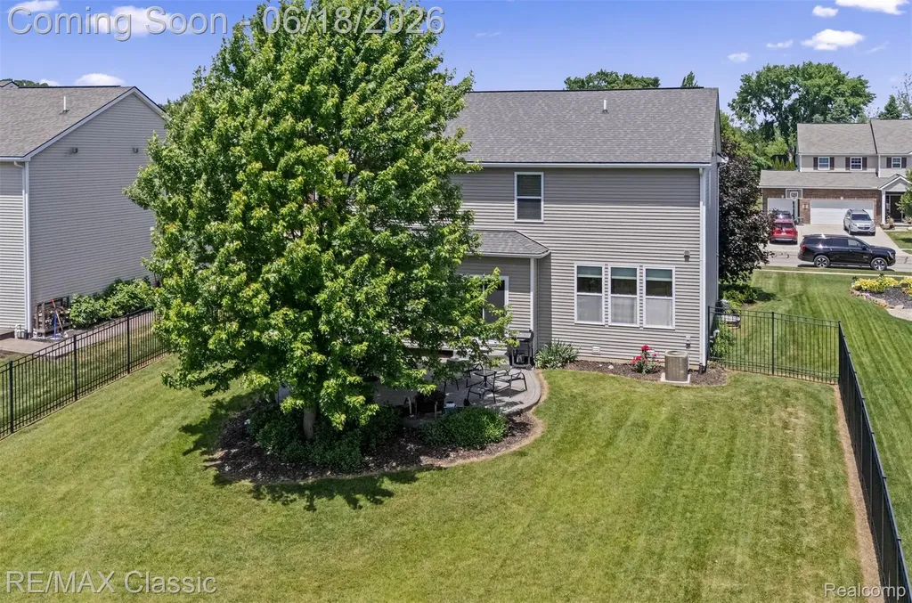 10884 Bouldercrest Drive Green Oak Township MI 48178