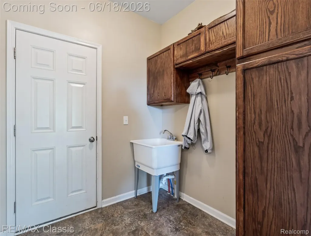 10884 Bouldercrest Drive Green Oak Township MI 48178