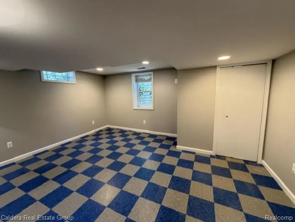 815 Manzano Drive Wolverine Lake Village MI 48390
