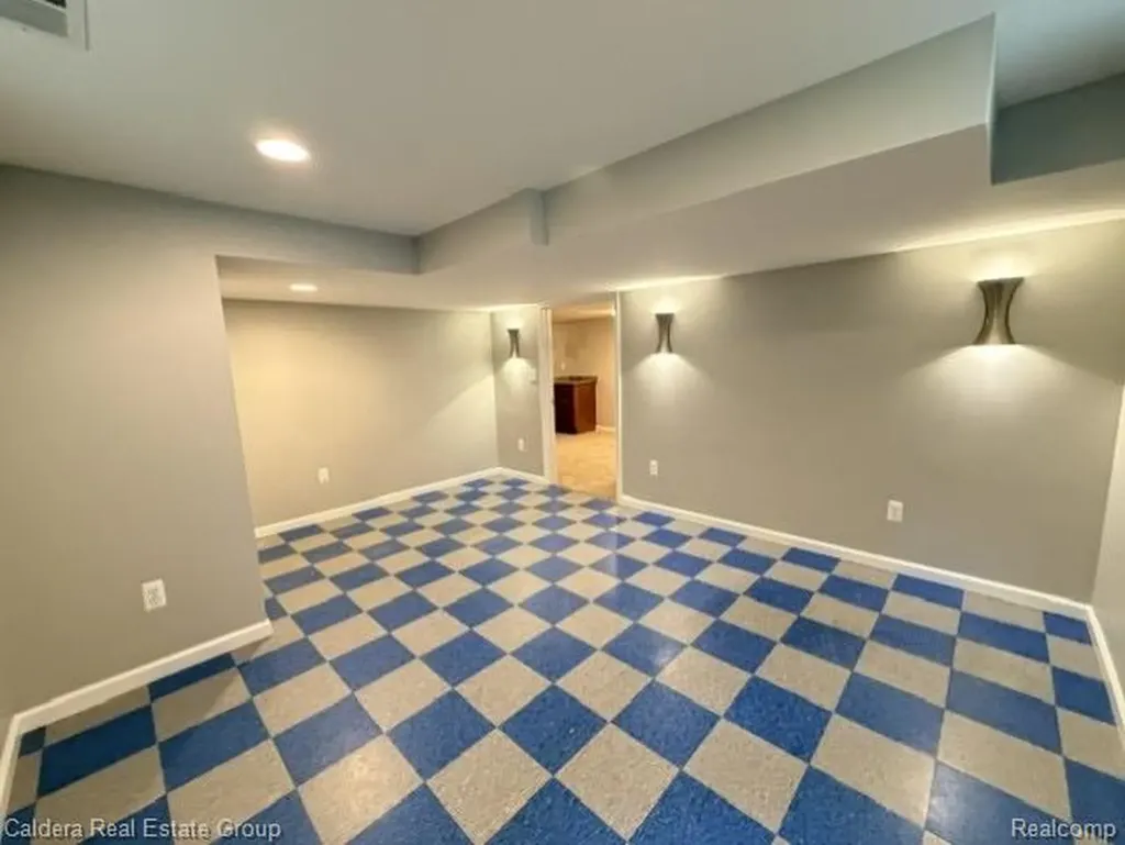 815 Manzano Drive Wolverine Lake Village MI 48390
