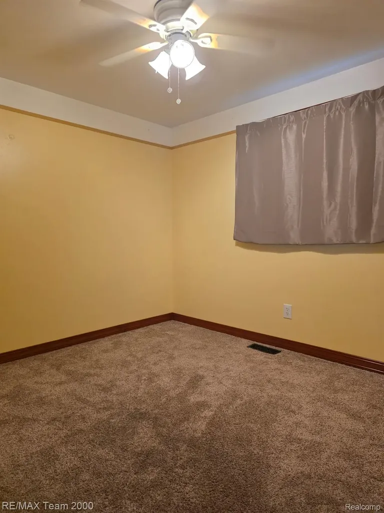 38114 Walnut Street Romulus City MI 48174
