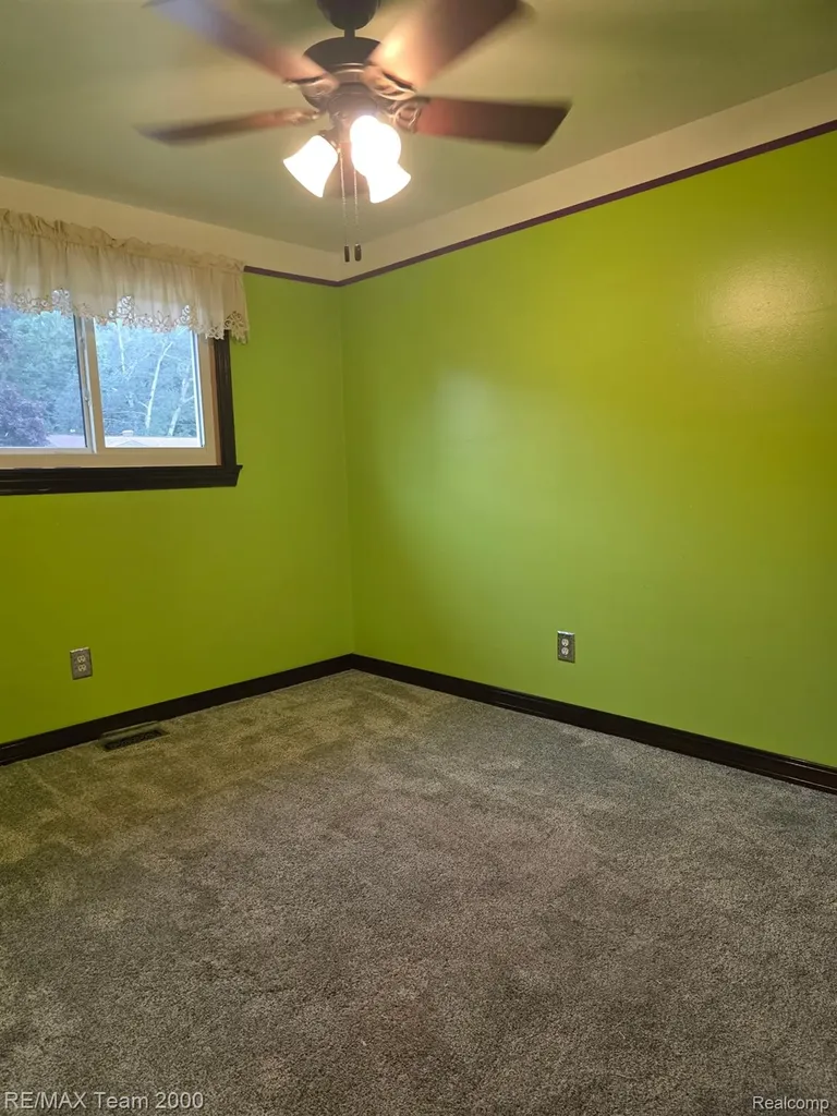 38114 Walnut Street Romulus City MI 48174