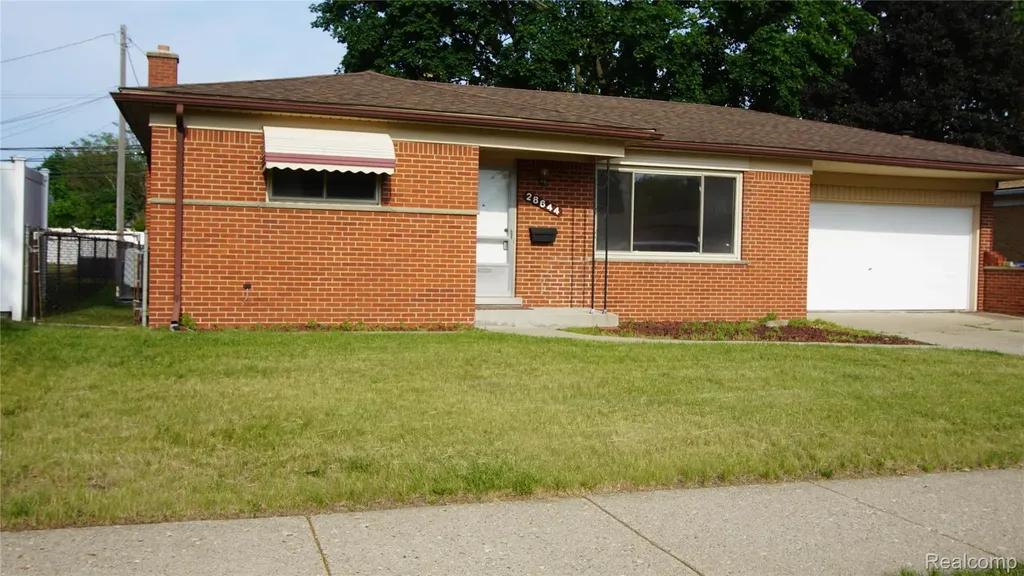 28644 Grobbel Avenue Warren City MI 48092