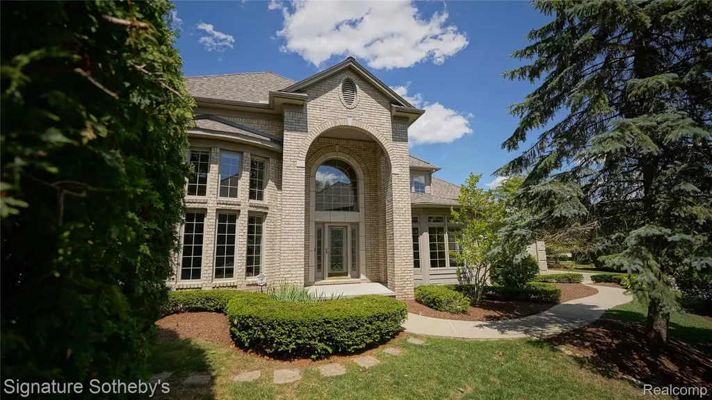 6608 Enclave Drive Independence Charter Township MI 48348