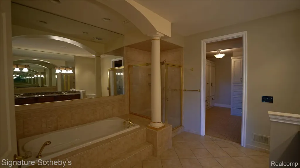 6608 Enclave Drive Independence Charter Township MI 48348