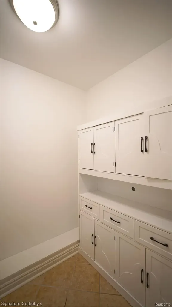 6608 Enclave Drive Independence Charter Township MI 48348