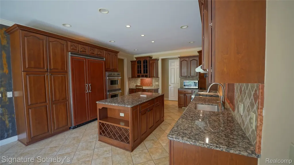 6608 Enclave Drive Independence Charter Township MI 48348