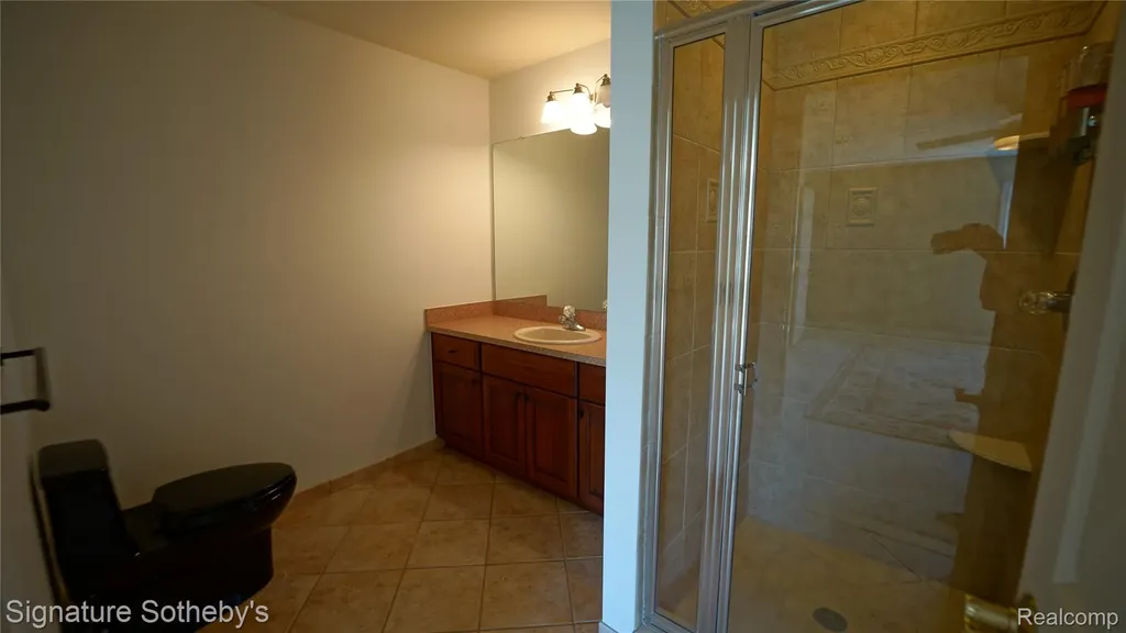 6608 Enclave Drive Independence Charter Township MI 48348
