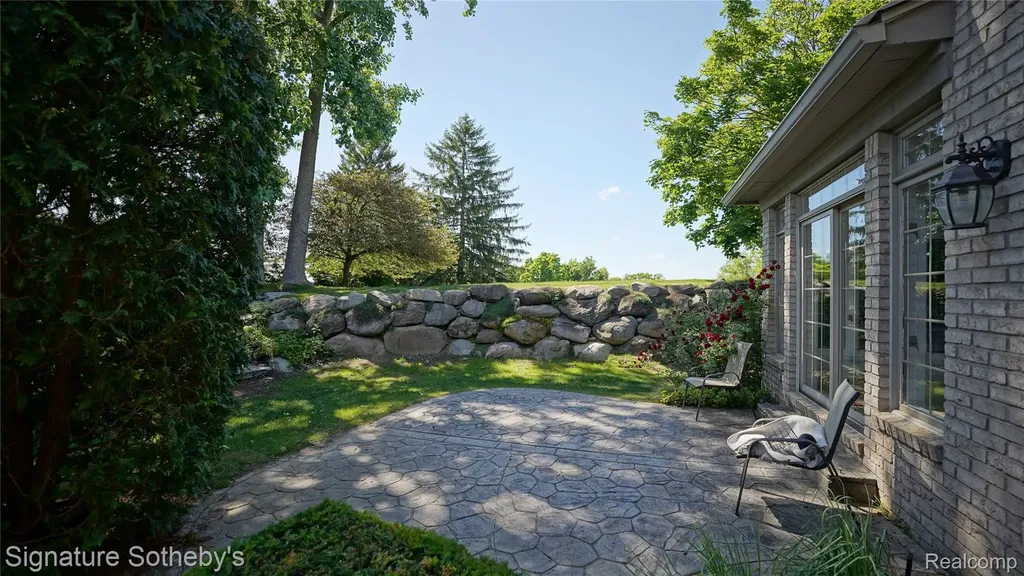 6608 Enclave Drive Independence Charter Township MI 48348