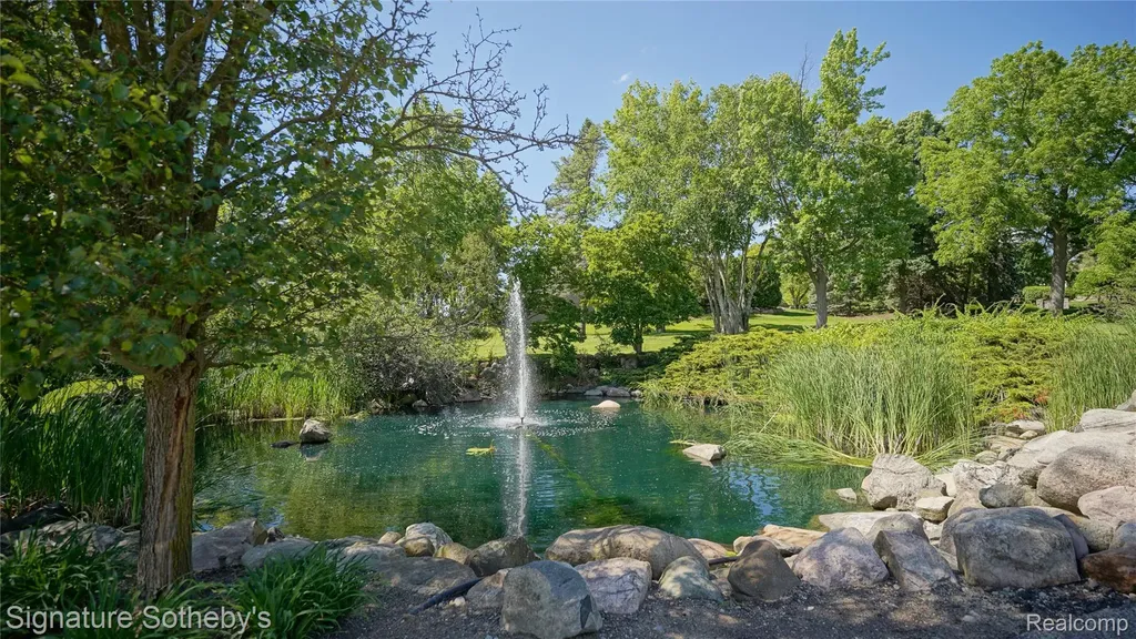 6608 Enclave Drive Independence Charter Township MI 48348