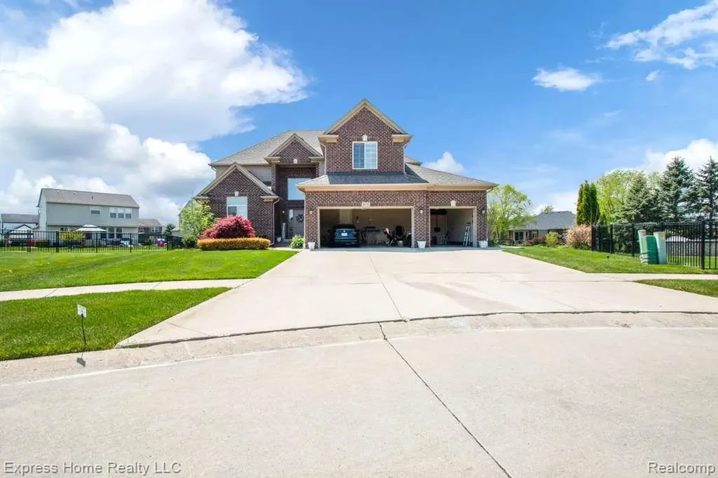 56713 Peach Tree Lane Macomb Township MI 48042