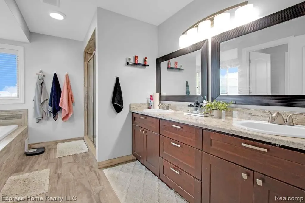 56713 Peach Tree Lane Macomb Township MI 48042