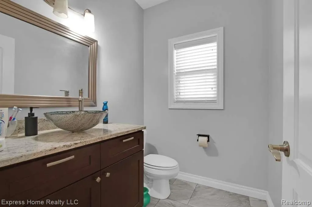 56713 Peach Tree Lane Macomb Township MI 48042
