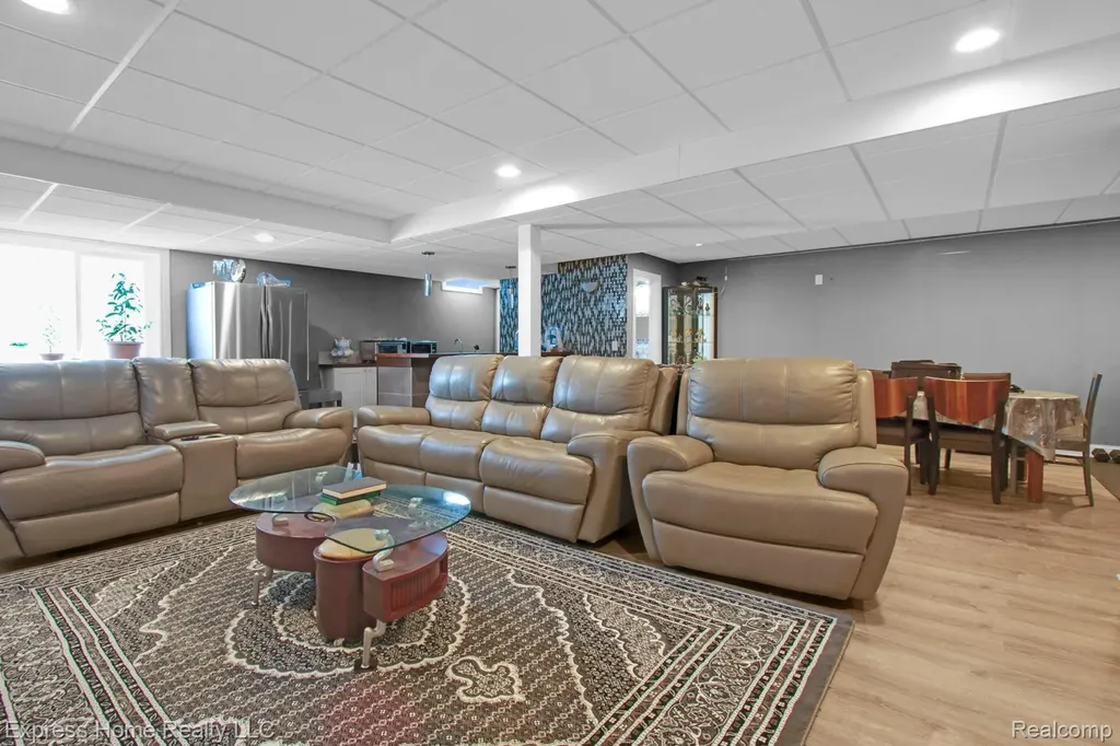 56713 Peach Tree Lane Macomb Township MI 48042