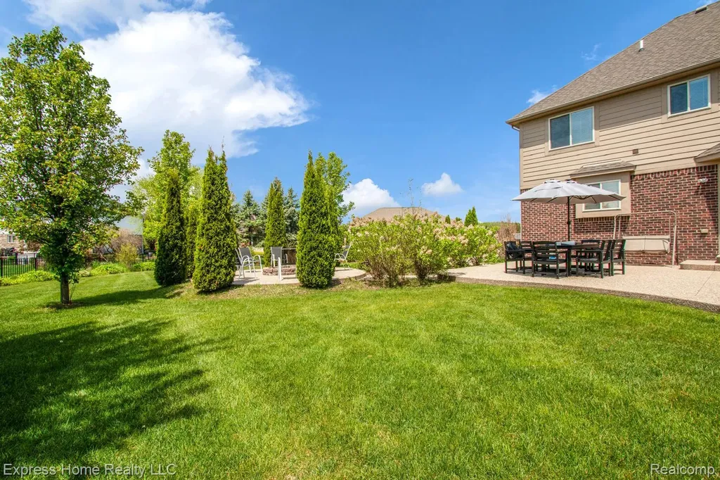 56713 Peach Tree Lane Macomb Township MI 48042