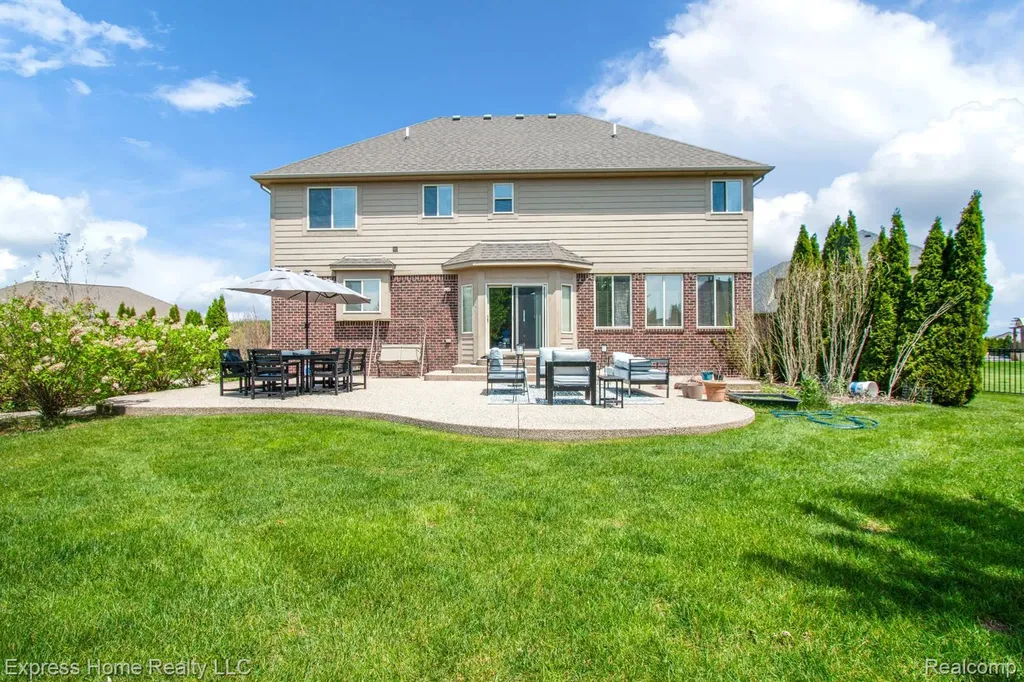 56713 Peach Tree Lane Macomb Township MI 48042