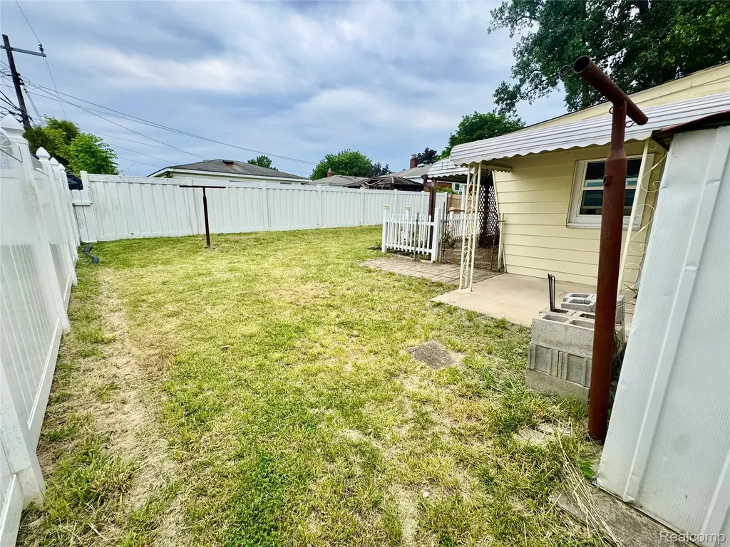 19940 Stanley Street Melvindale City MI 48122