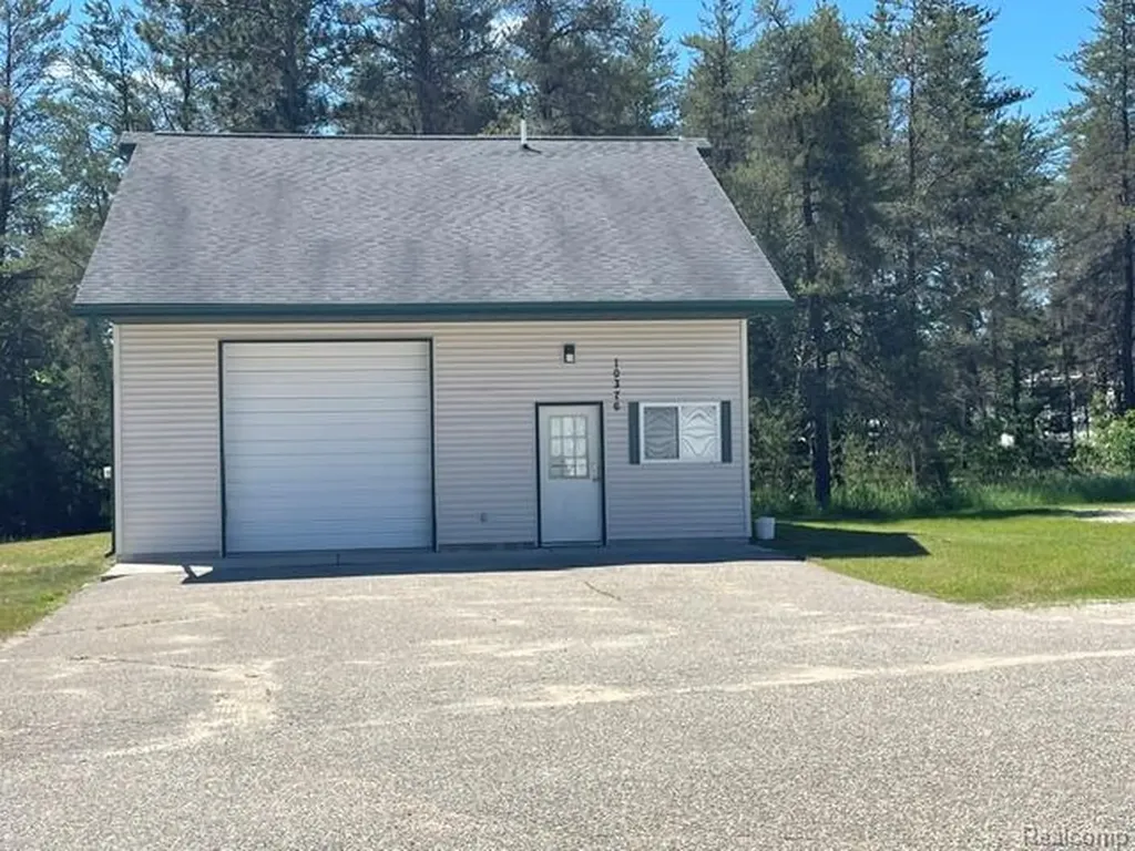 10376 N Roscommon Road Roscommon Village MI 48653