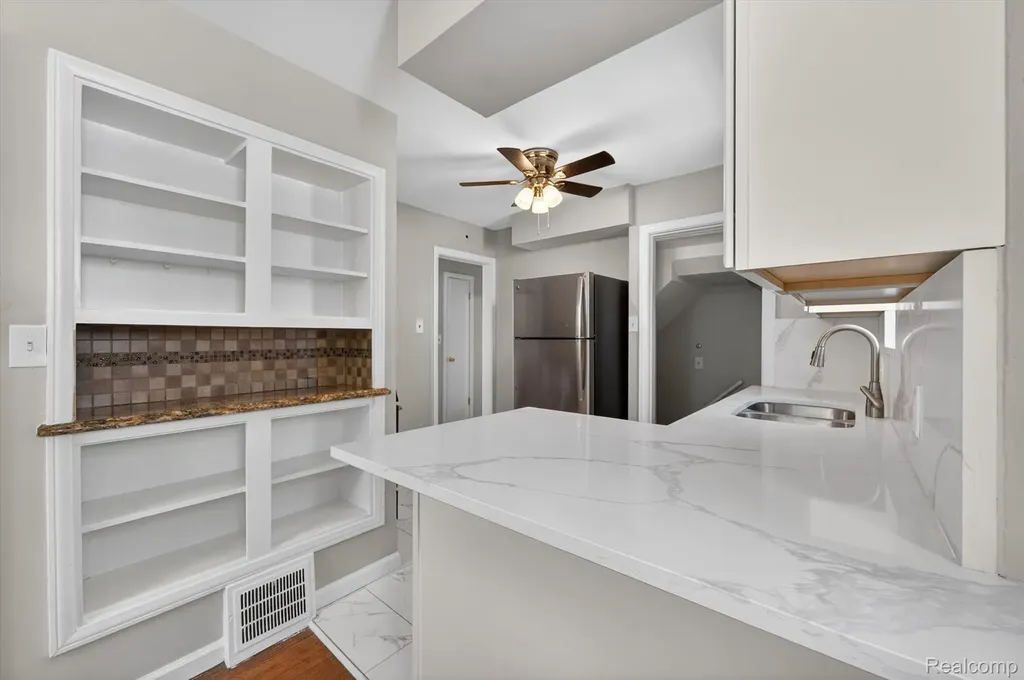 1781 Brys Drive Grosse Pointe Woods City MI 48236