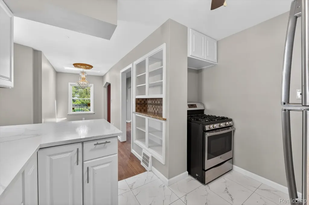 1781 Brys Drive Grosse Pointe Woods City MI 48236