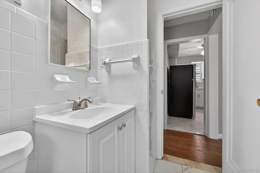 1781 Brys Drive Grosse Pointe Woods City MI 48236