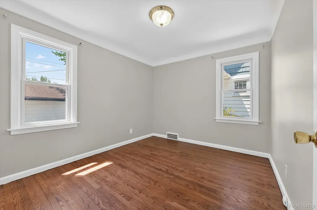 1781 Brys Drive Grosse Pointe Woods City MI 48236