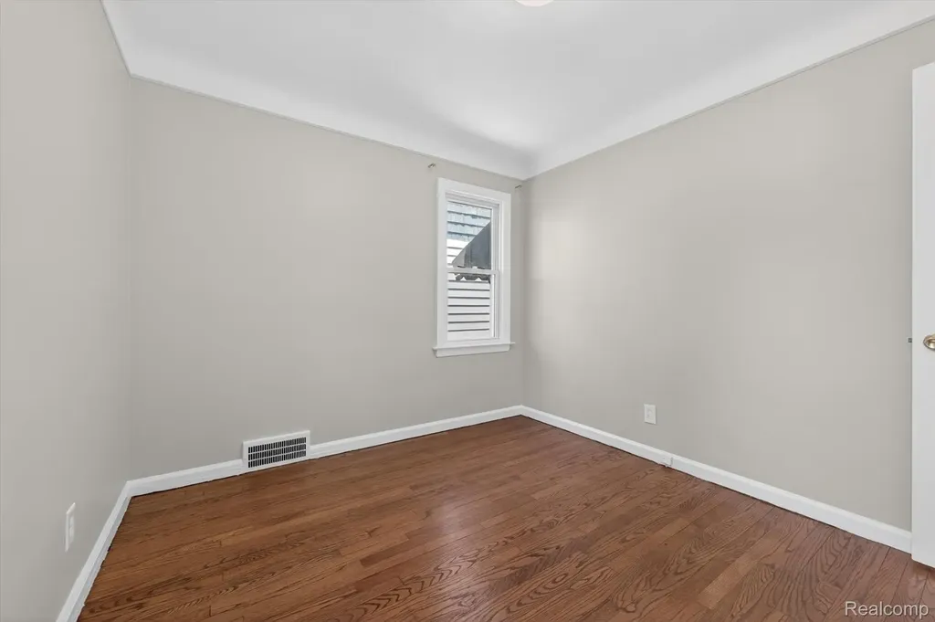 1781 Brys Drive Grosse Pointe Woods City MI 48236