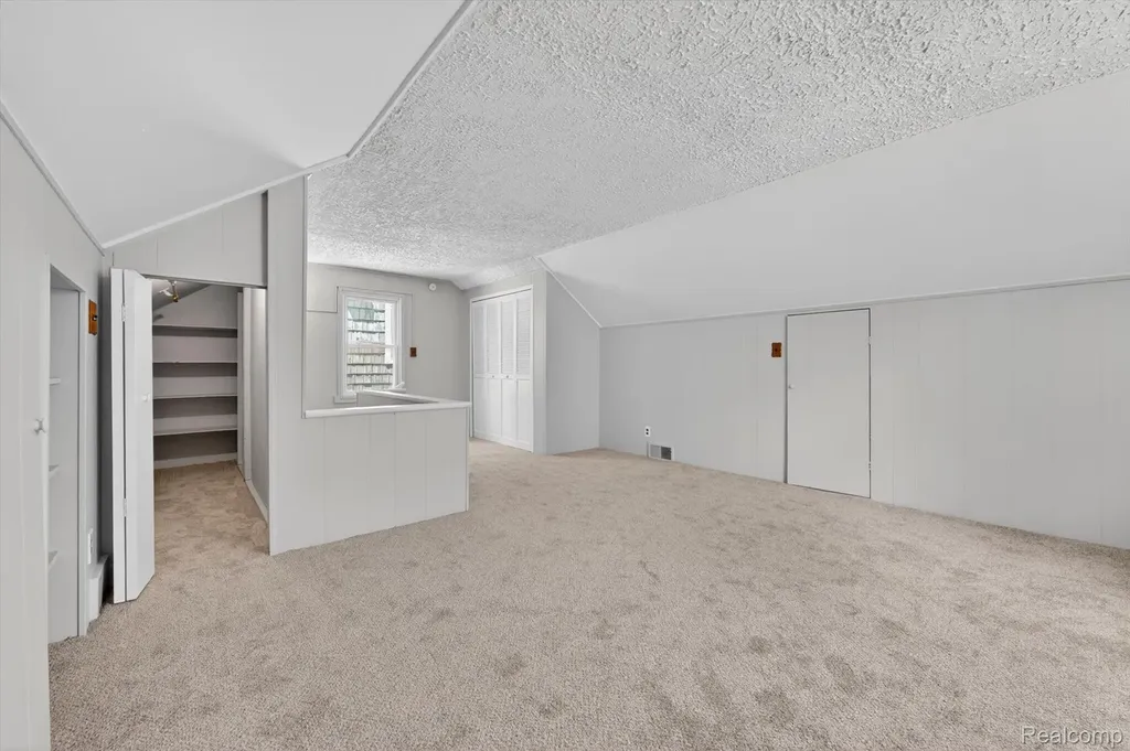 1781 Brys Drive Grosse Pointe Woods City MI 48236