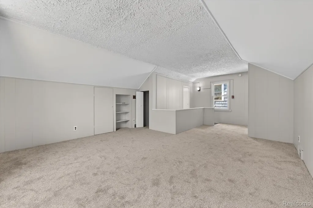 1781 Brys Drive Grosse Pointe Woods City MI 48236