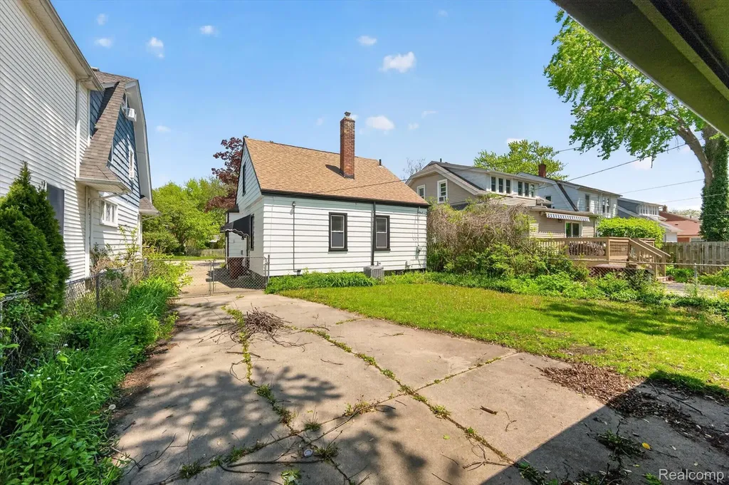1781 Brys Drive Grosse Pointe Woods City MI 48236