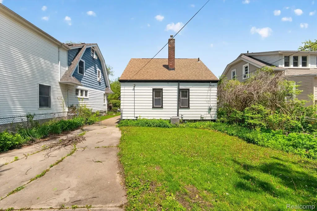 1781 Brys Drive Grosse Pointe Woods City MI 48236