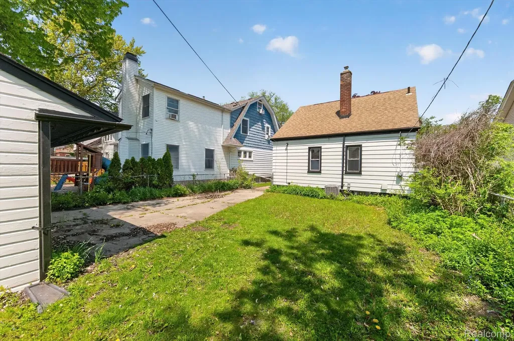 1781 Brys Drive Grosse Pointe Woods City MI 48236