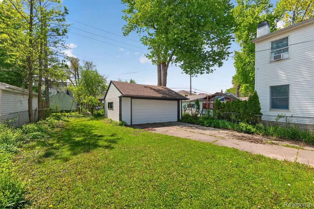 1781 Brys Drive Grosse Pointe Woods City MI 48236