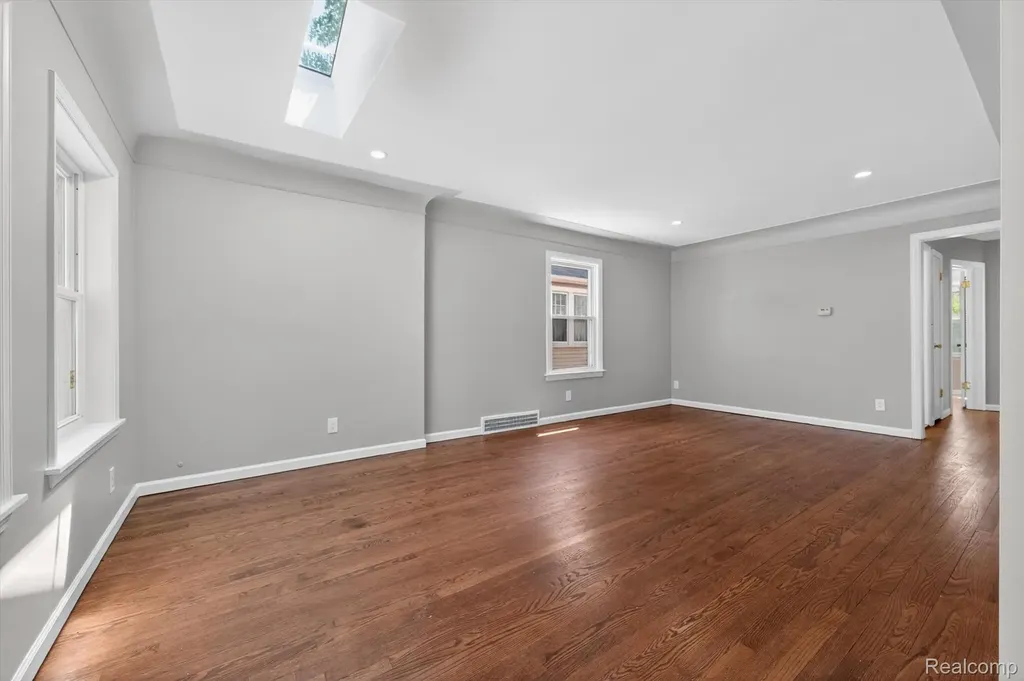 1781 Brys Drive Grosse Pointe Woods City MI 48236