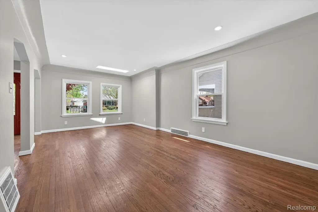 1781 Brys Drive Grosse Pointe Woods City MI 48236