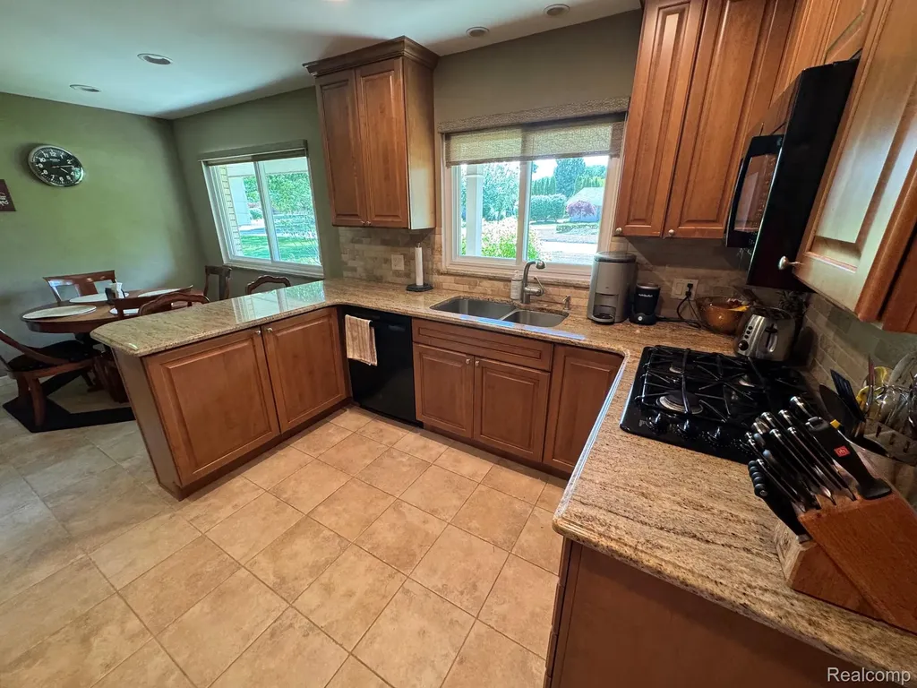 6925 Windham Lane Bloomfield Charter Township MI 48301