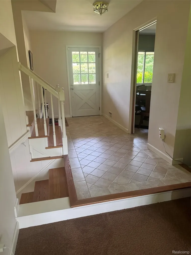 6925 Windham Lane Bloomfield Charter Township MI 48301