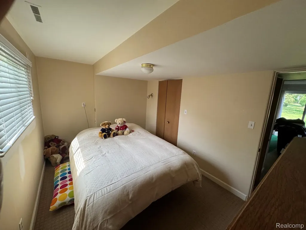 6925 Windham Lane Bloomfield Charter Township MI 48301