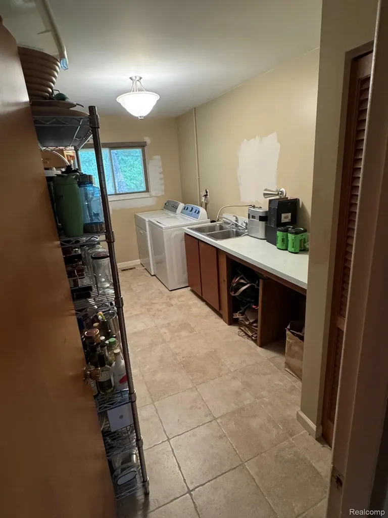 6925 Windham Lane Bloomfield Charter Township MI 48301