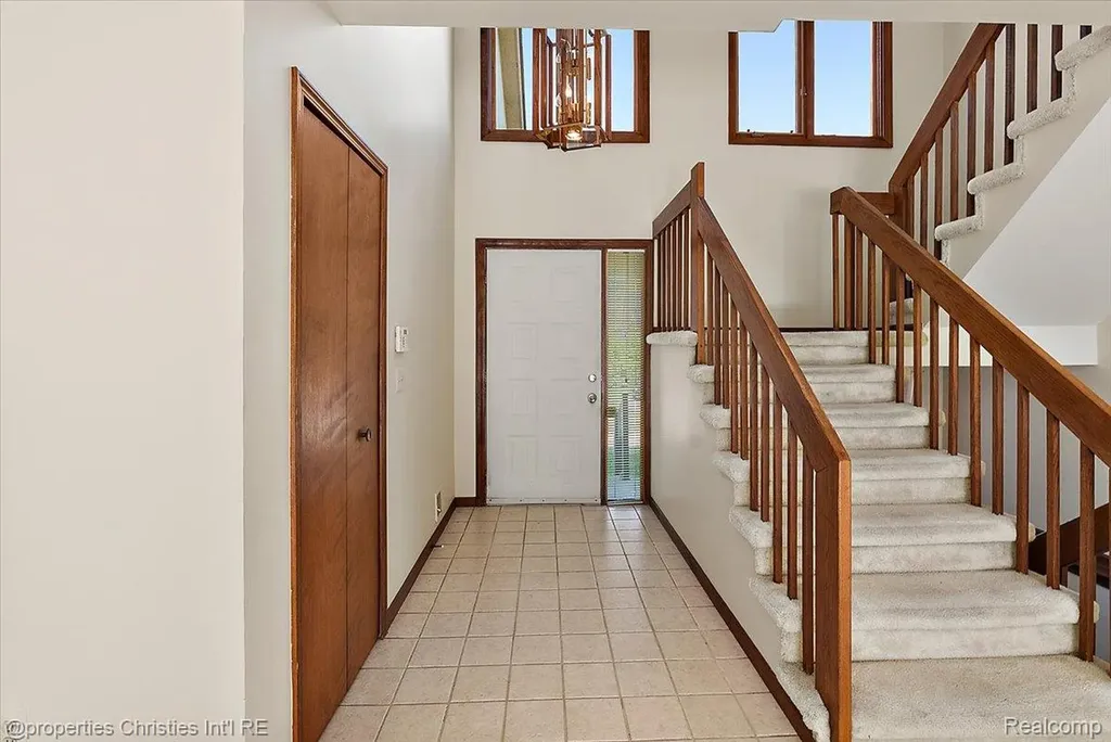 37224 Chesapeake Road Farmington Hills City MI 48335