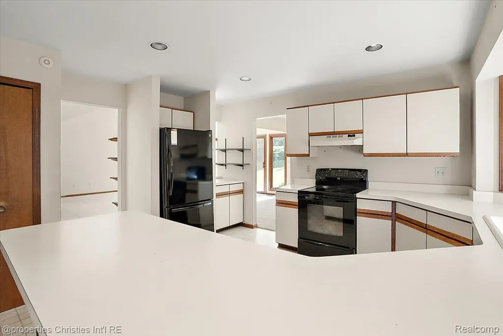 37224 Chesapeake Road Farmington Hills City MI 48335