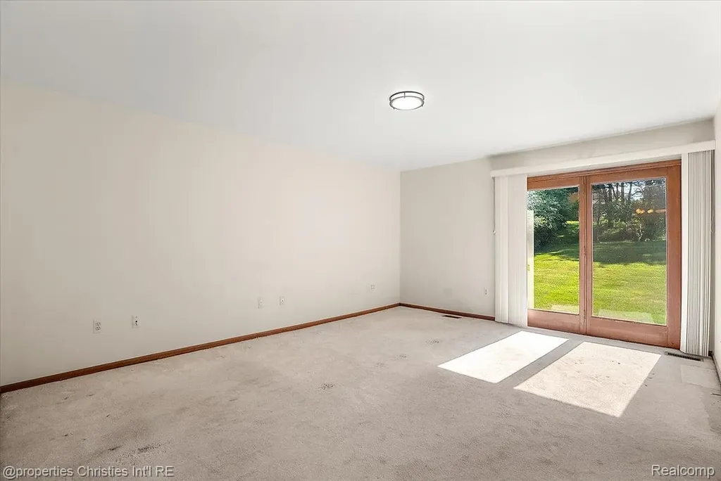 37224 Chesapeake Road Farmington Hills City MI 48335