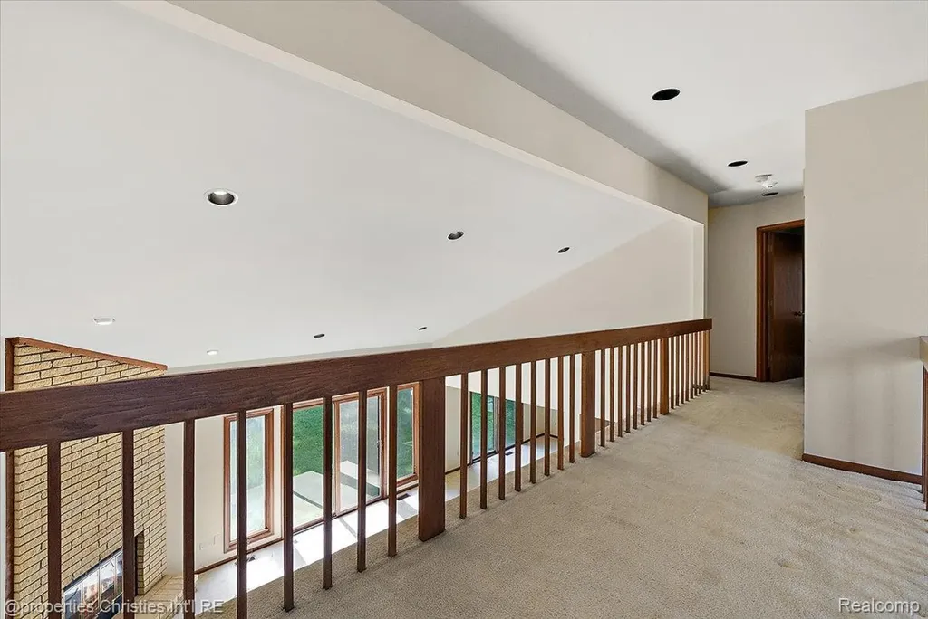 37224 Chesapeake Road Farmington Hills City MI 48335