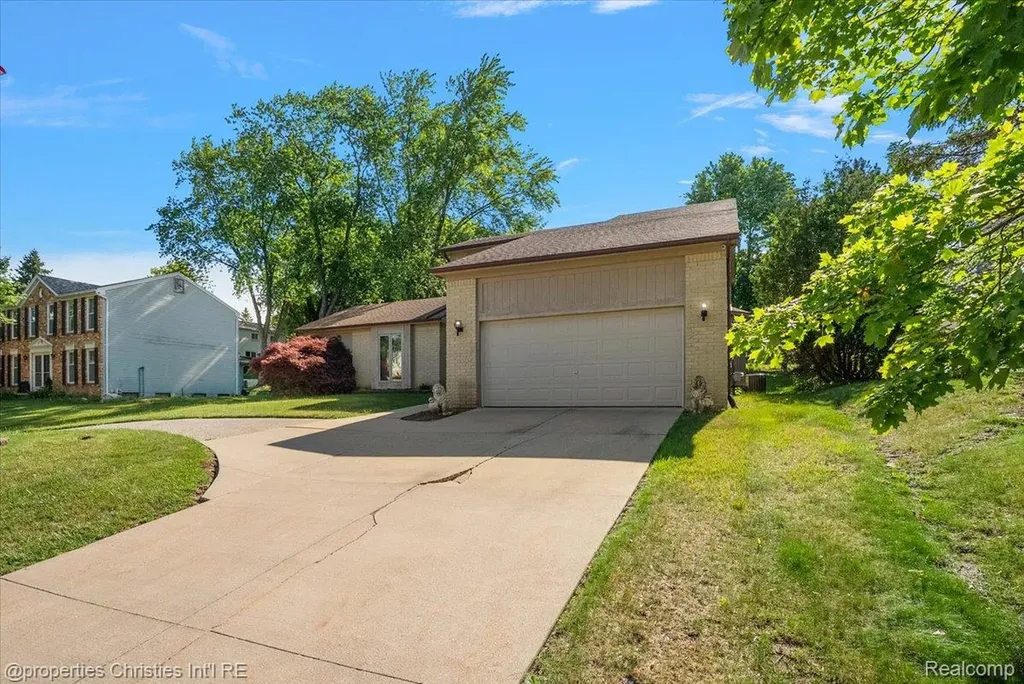 37224 Chesapeake Road Farmington Hills City MI 48335