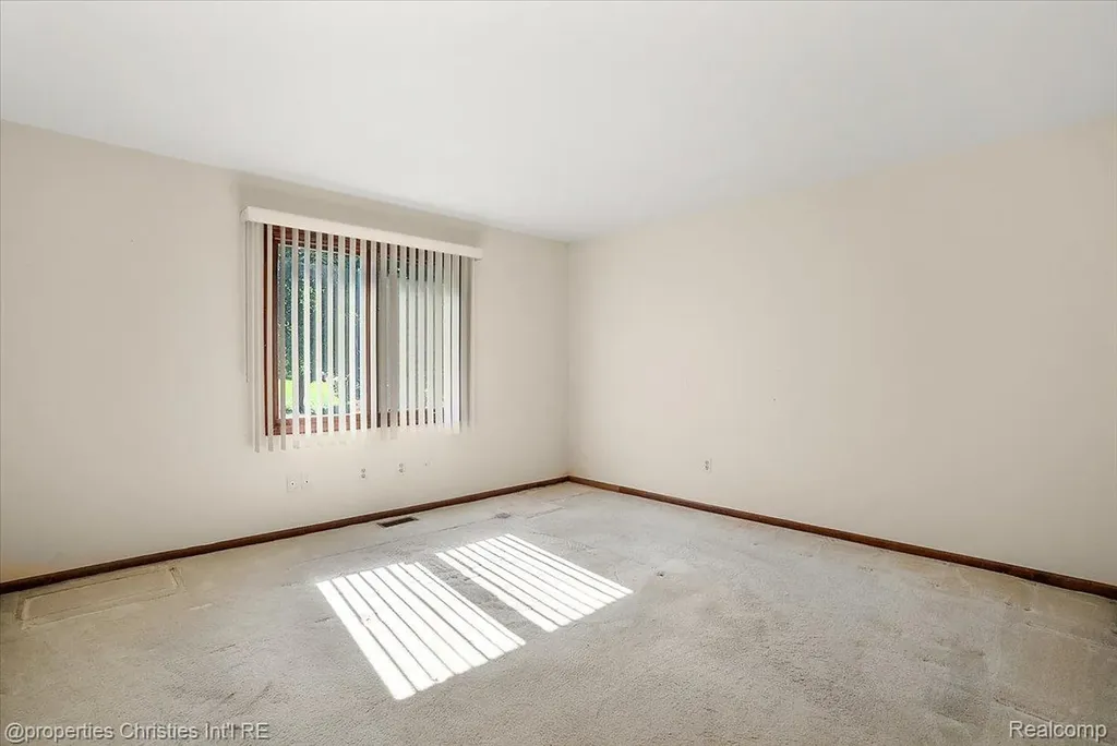 37224 Chesapeake Road Farmington Hills City MI 48335