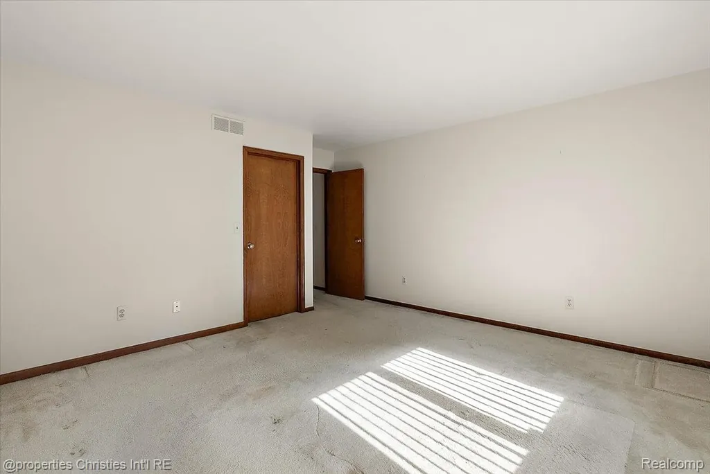 37224 Chesapeake Road Farmington Hills City MI 48335