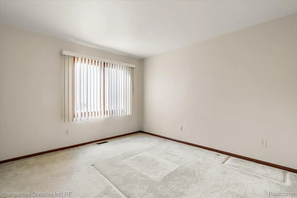 37224 Chesapeake Road Farmington Hills City MI 48335
