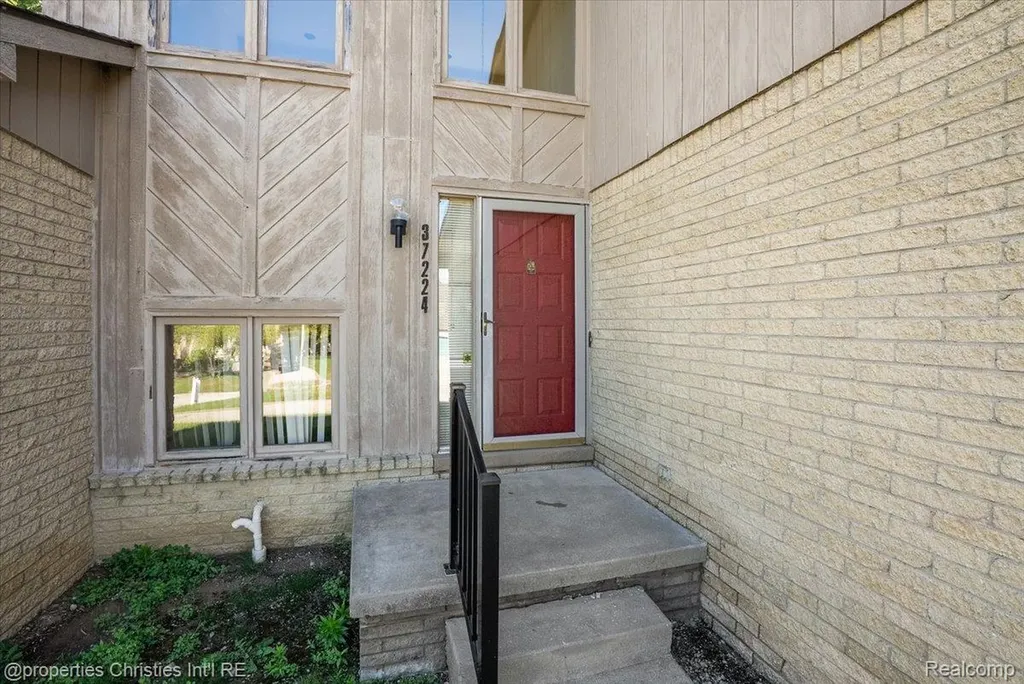 37224 Chesapeake Road Farmington Hills City MI 48335