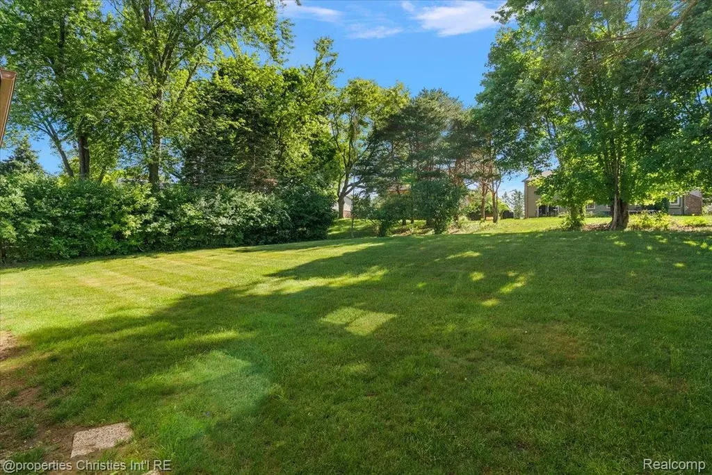 37224 Chesapeake Road Farmington Hills City MI 48335