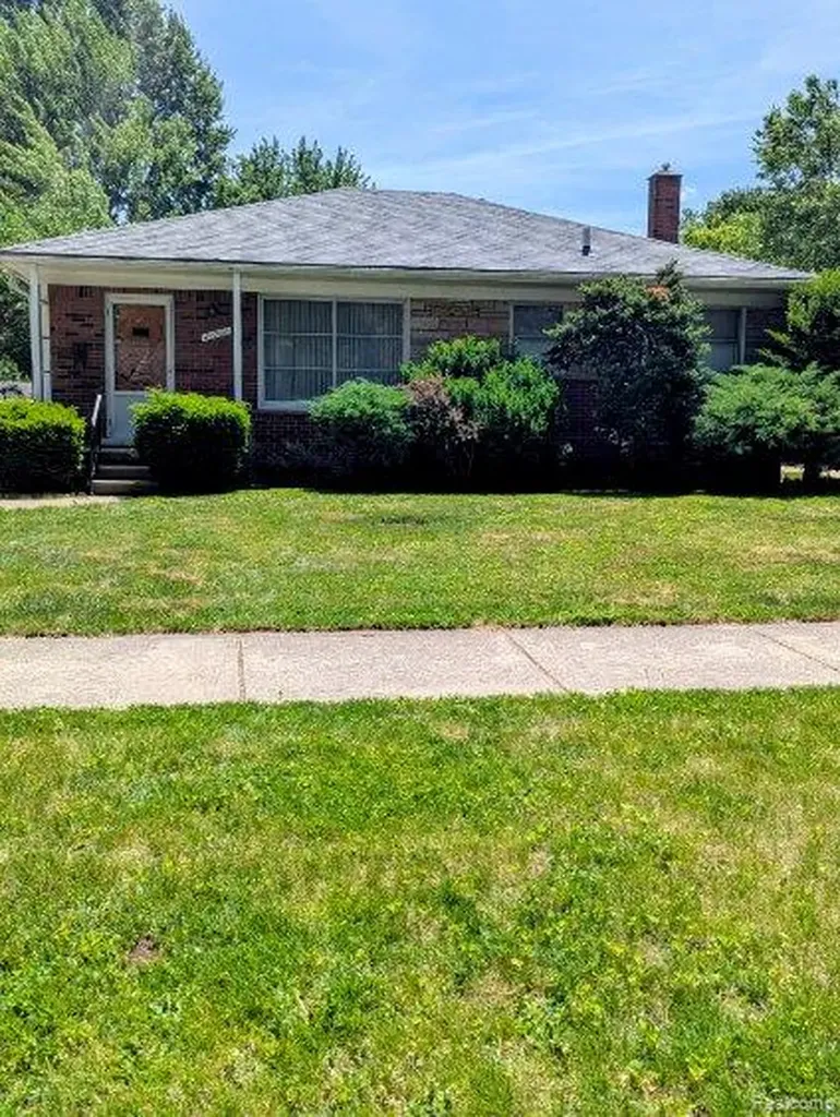 21708 Madison Street St. Clair Shores City MI 48081